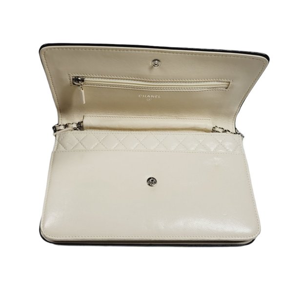 Chanel Wallet on a Chain | Cream Clutch - Picture 7 of 9